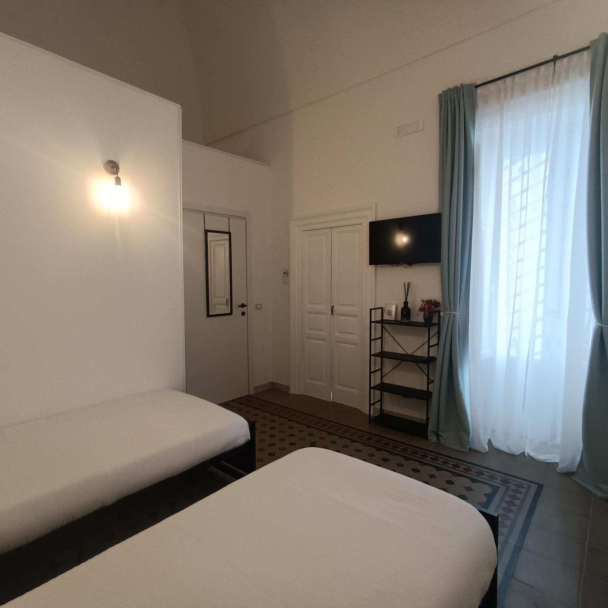 Hotel Dimora Tarantina Taranto Exterior foto